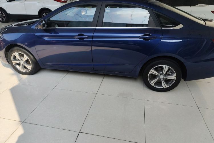 吉利汽车 帝豪GL 2017款 1.8L DCT精英型车身外观6003