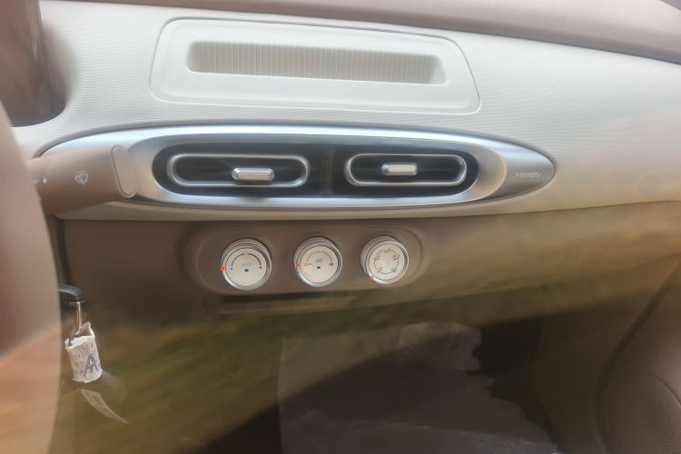 五菱汽车 宏光MINIEV 2025款 四门版 进阶款中控内饰16