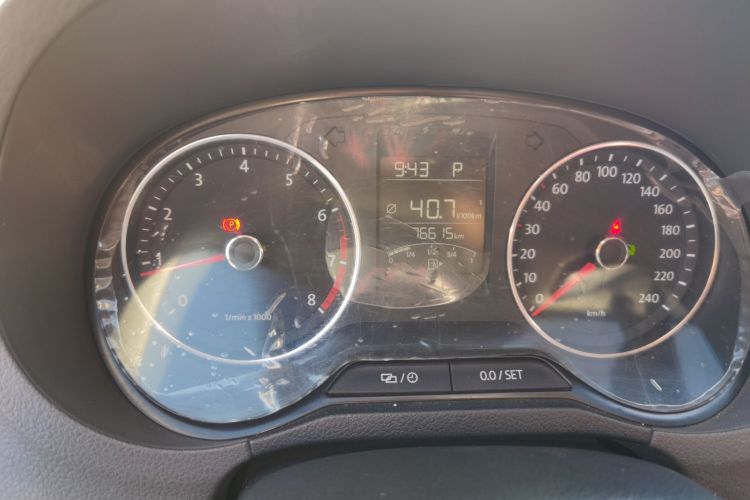 大众 Polo 2014款 1.6L 自动舒适版中控内饰15