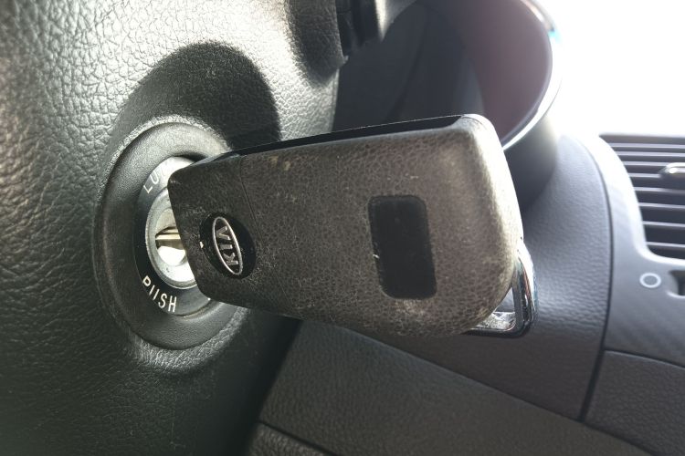 起亚K3 2015款 1.6L 自动GL中控内饰7001