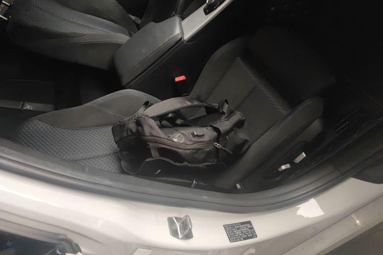 宝马3系 2017款 320i M运动型局部细节41