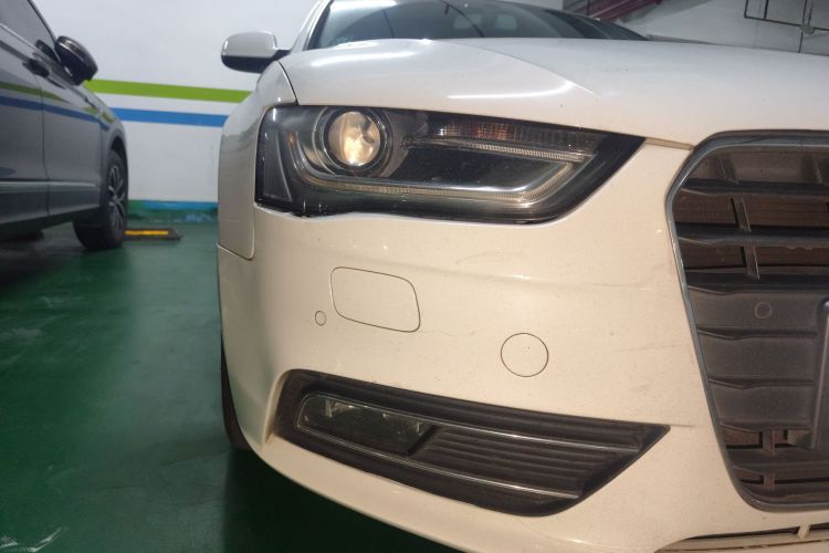 奥迪A4L 2013款 35 TFSI 自动标准型车身外观8