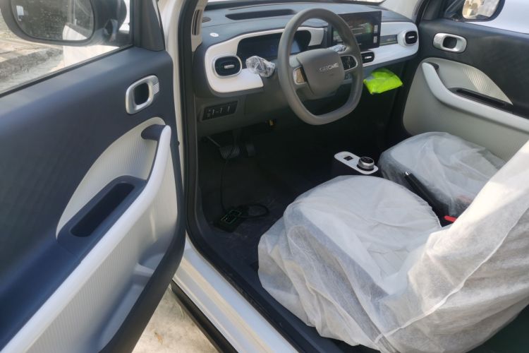 吉利银河 2025款 210km 熊猫卡丁中控内饰7003