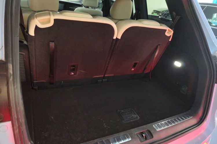 理想汽车 理想ONE 2021款 增程6座版机舱底盘23