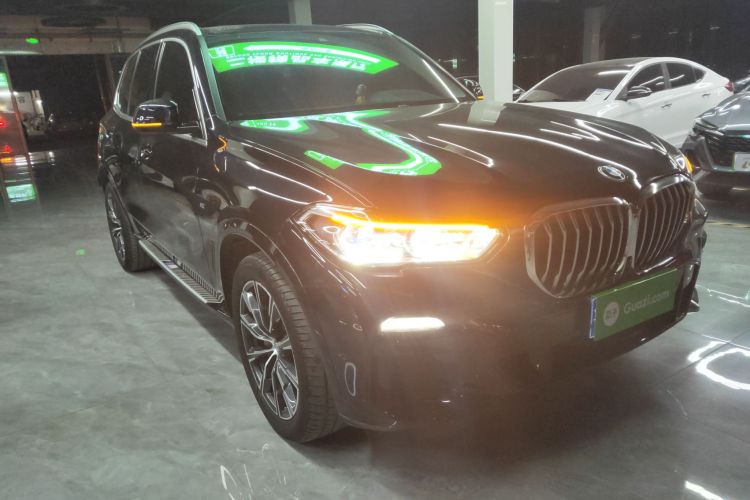 宝马X5(进口) 2021款 xDrive40i M运动套装车身外观3