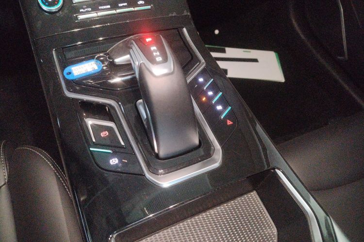 江铃集团新能源 羿 2023款 标准续航行业版中控内饰18