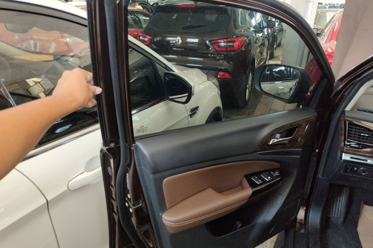 比亚迪S7 2016款 2.0T 自动尊贵型Plus中控内饰7007