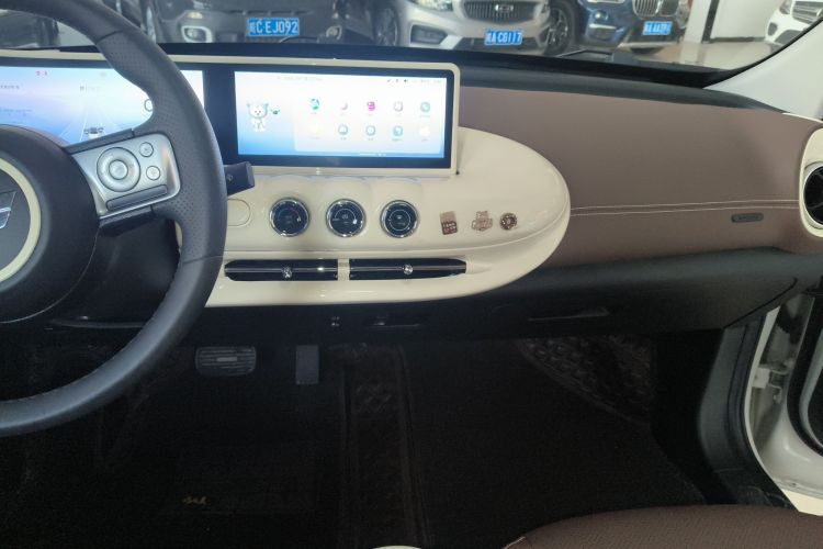 五菱汽车 五菱缤果 2023款 333km 灵犀互联款中控内饰16