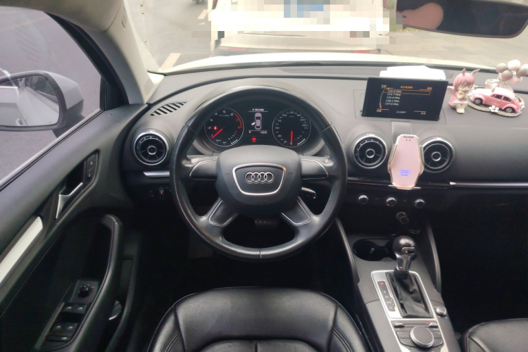 奥迪A3 2016款 Limousine 35 TFSI 进取型中控内饰13