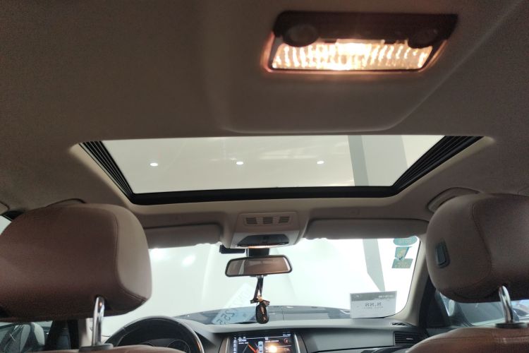 宝马5系 2017款 520Li 典雅型中控内饰22