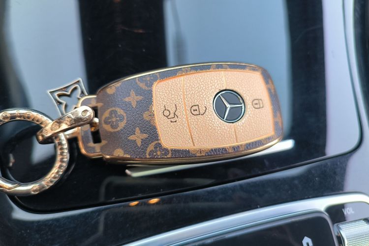 奔驰EQC 2022款 改款 EQC 400 4MATIC中控内饰11