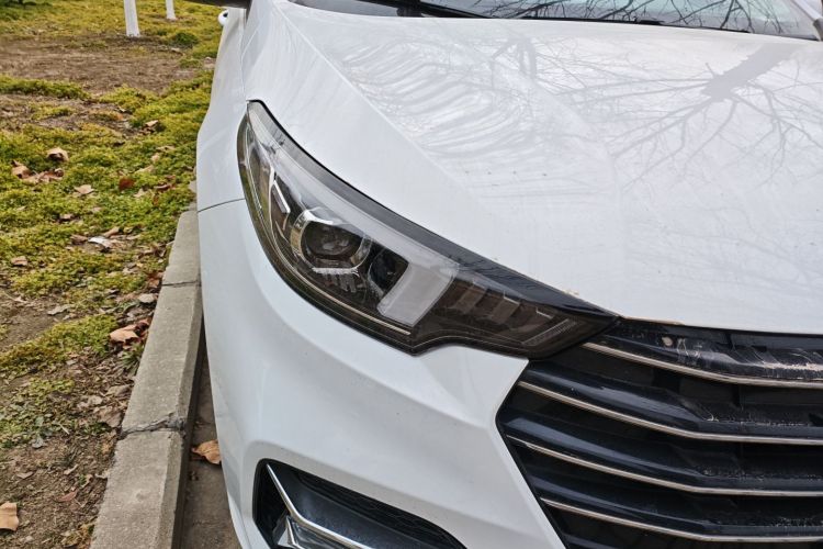 奇瑞 艾瑞泽5 PLUS 2021款 小泽 1.5L CVT享PLUS车身外观8