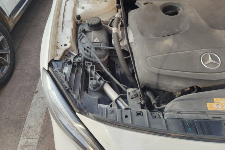 奔驰GLA 2017款 GLA 220 4MATIC 时尚型局部细节9006