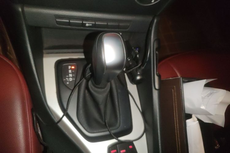 宝马X1 2013款 sDrive18i 时尚型中控内饰18