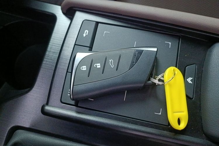 雷克萨斯ES 2021款 200 卓越版中控内饰11