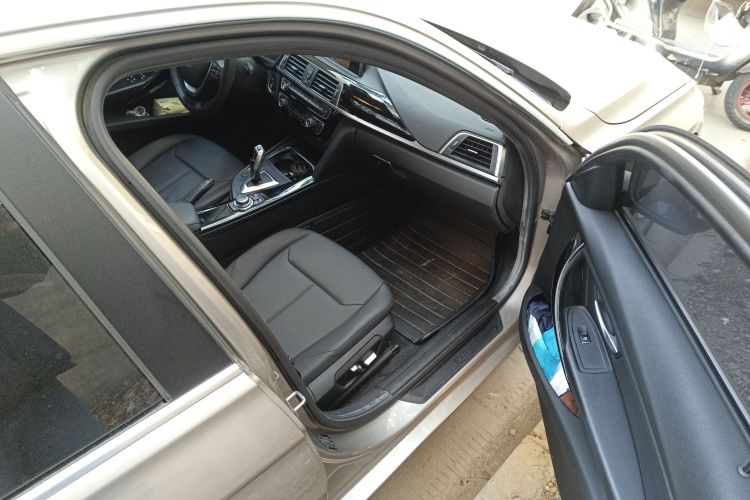 宝马3系 2016款 320Li 时尚型局部细节9005