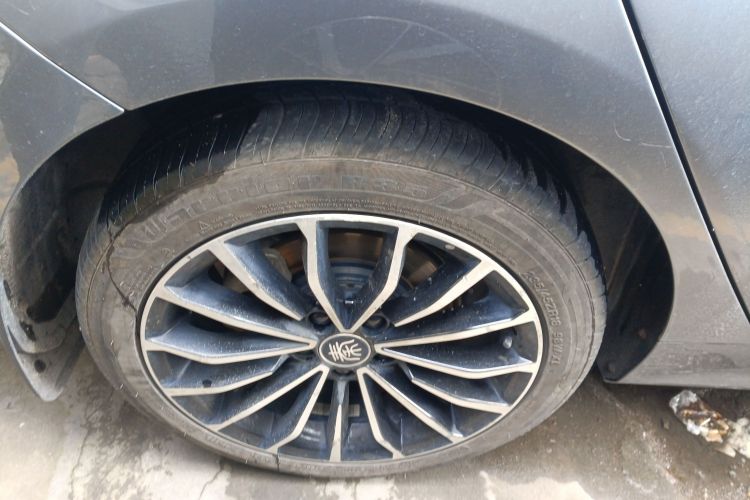 比亚迪 秦PLUS 2021款 EV 600KM 旗舰型车身外观6008