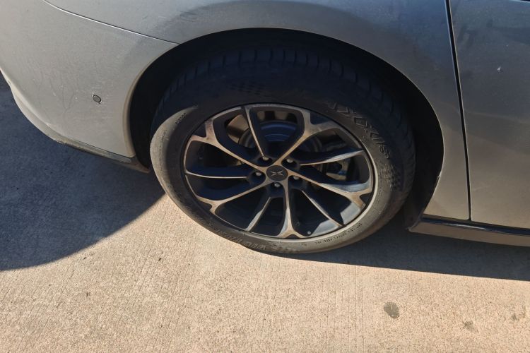 小鹏P7 2022款 480E车身外观6008