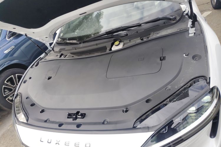 鸿蒙智行 智界S7 2025款 855km Max机舱底盘24