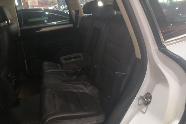 大众 途锐  3.0TSI 标配型中控内饰21