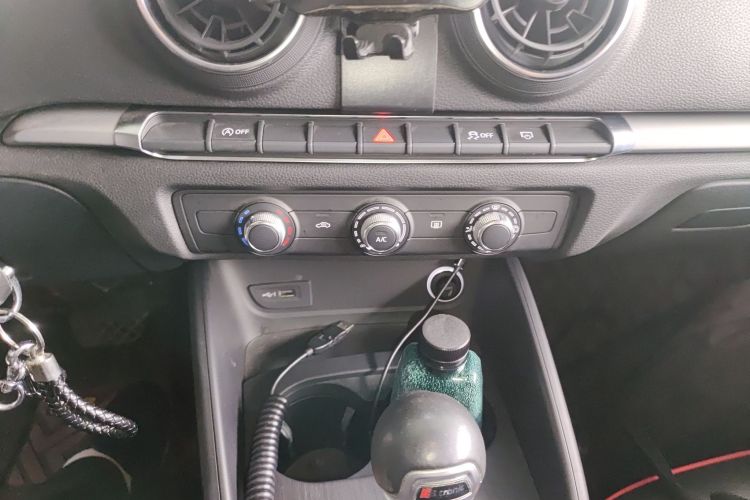 奥迪A3 2020款 Sportback 35 TFSI 进取型 国VI中控内饰16