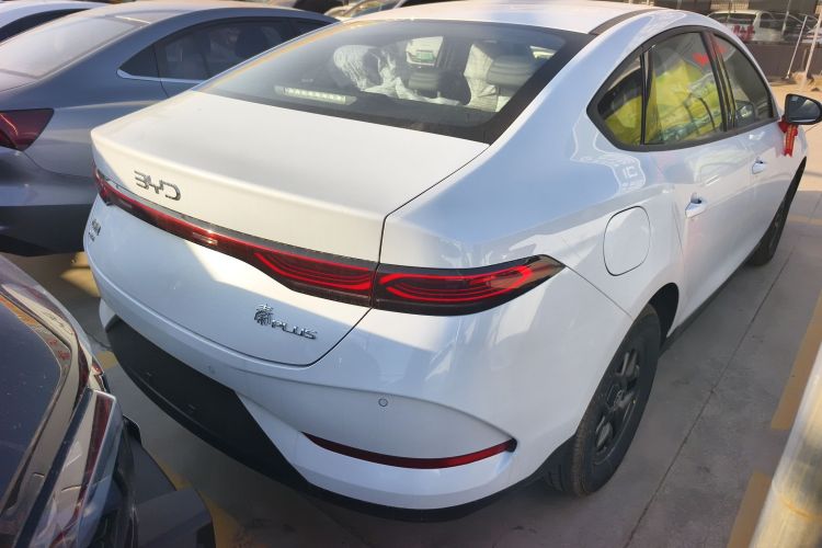 比亚迪 秦PLUS 2025款 DM-i 智驾版 55KM领先型车身外观7