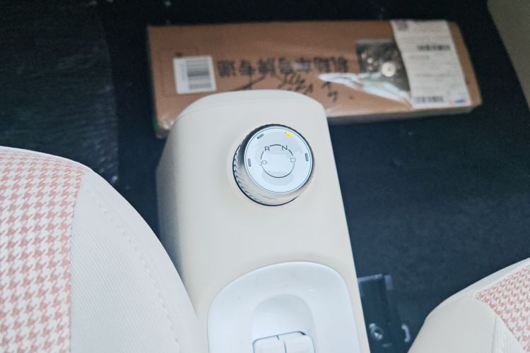 五菱汽车 宏光MINIEV 2024款 第三代 215km 青春版中控内饰18