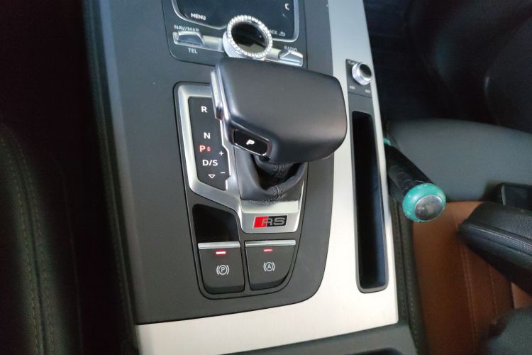 奥迪Q5L 2020款 改款 40 TFSI 荣享时尚型中控内饰18