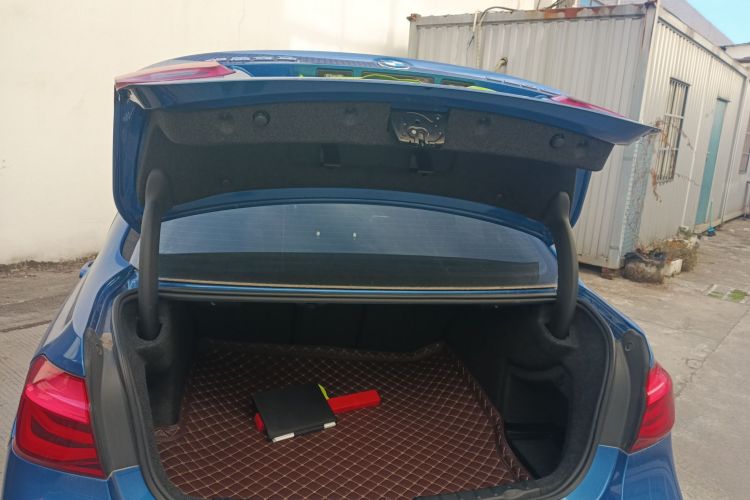 宝马3系 2019款 320Li M运动套装机舱底盘23