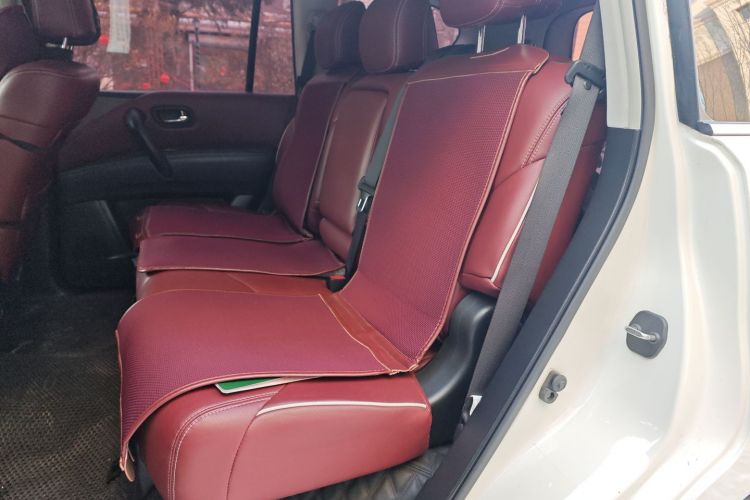 日产 途乐 2018款 4.0L 领英型中控内饰21