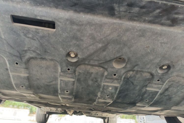 北京现代ix35 2010款 2.0L 自动四驱尊贵版GLS局部细节9008