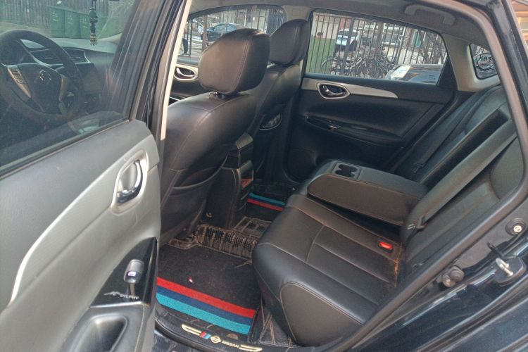 日产 轩逸 2012款 1.6XL CVT豪华版中控内饰21