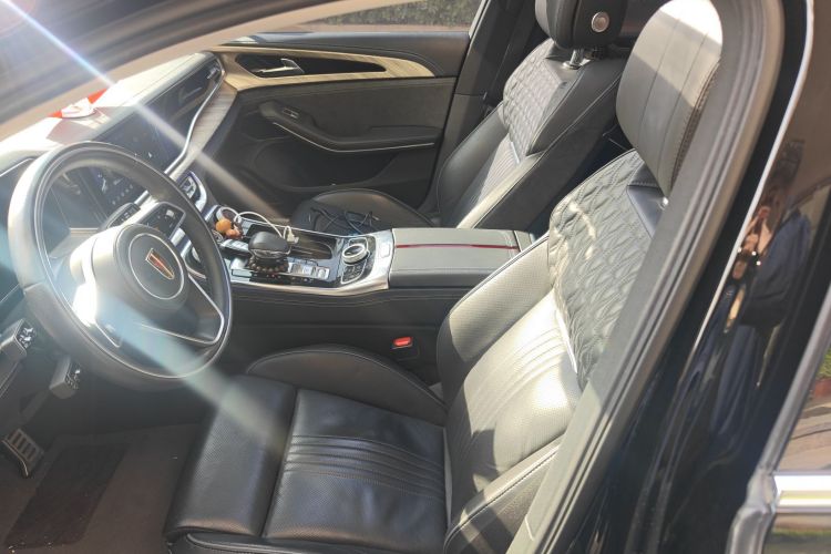 红旗H9 2020款 2.0T 智联旗畅版中控内饰19