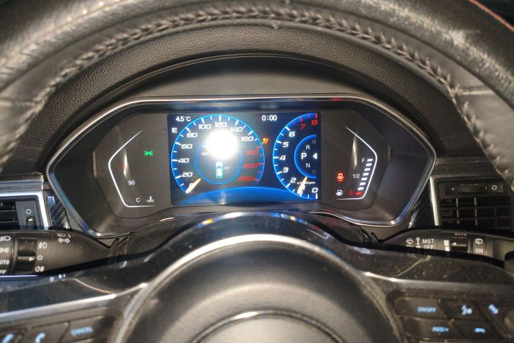 众泰SR9 2017款 2.0T 自动极致之梦版中控内饰14