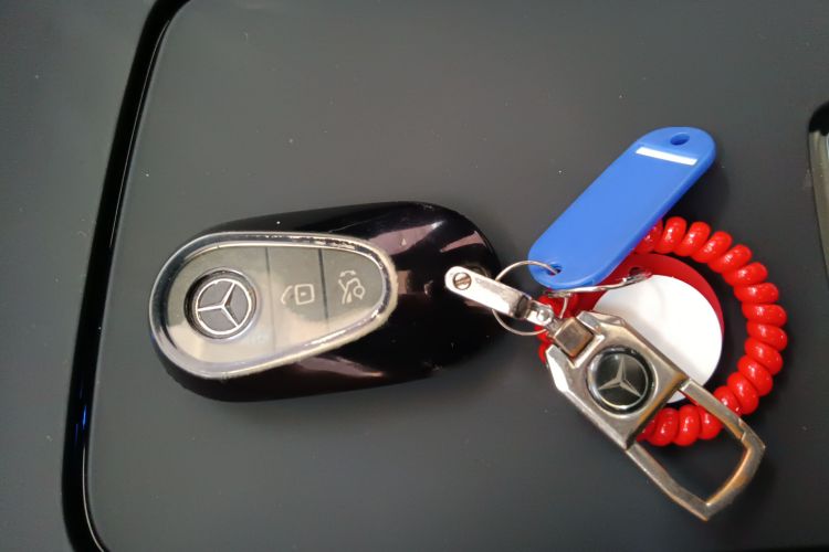 奔驰C级 2023款 C 200 L 运动版中控内饰11