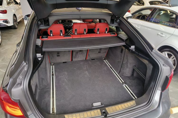 宝马3系GT 2019款 320i M运动型机舱底盘23