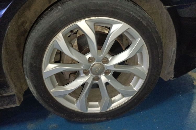 奥迪A6L 2018款 30周年年型 35 TFSI 时尚型车身外观10