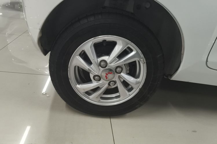 五菱汽车 宏光MINIEV 2020款 悦享款 磷酸铁锂车身外观6008