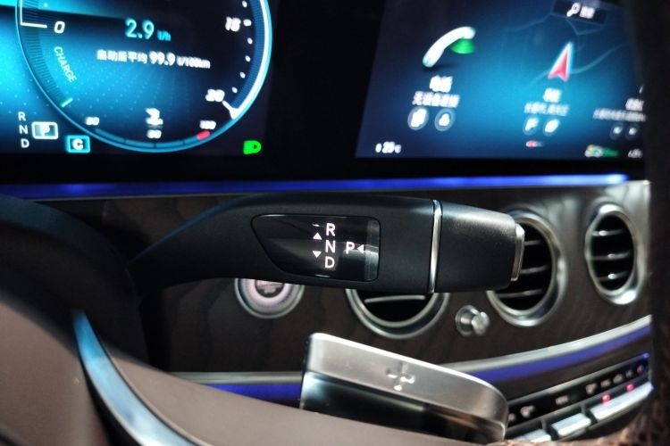 奔驰E级 2022款 改款 E 300 L 豪华型中控内饰18