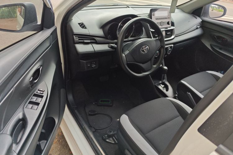 丰田 YARiS L 致炫 2021款 1.5L CVT领先版中控内饰7003