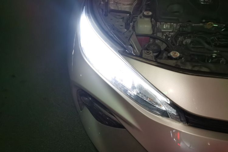 丰田 威兰达 2020款 双擎 2.5L E-CVT四驱豪华版车身外观8