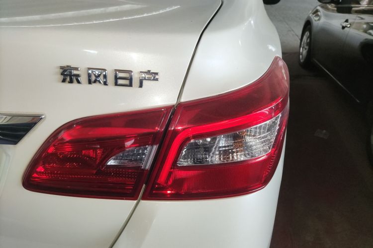 日产 轩逸 2022款 经典 1.6XE CVT舒适版车身外观9