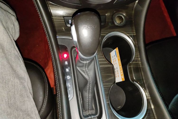 别克 昂科威 2019款 20T 两驱精英型 国V中控内饰18