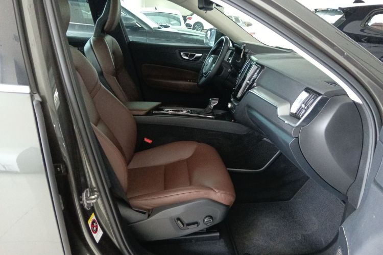 沃尔沃XC60 2018款 T5 四驱智逸版中控内饰41