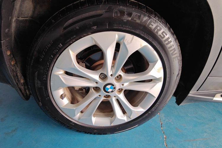 宝马X1 2016款 sDrive18Li 尊享型车身外观6004