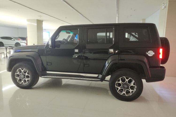 北京BJ40 2018款 PLUS 2.3T 自动四驱尊享版 国V车身外观4