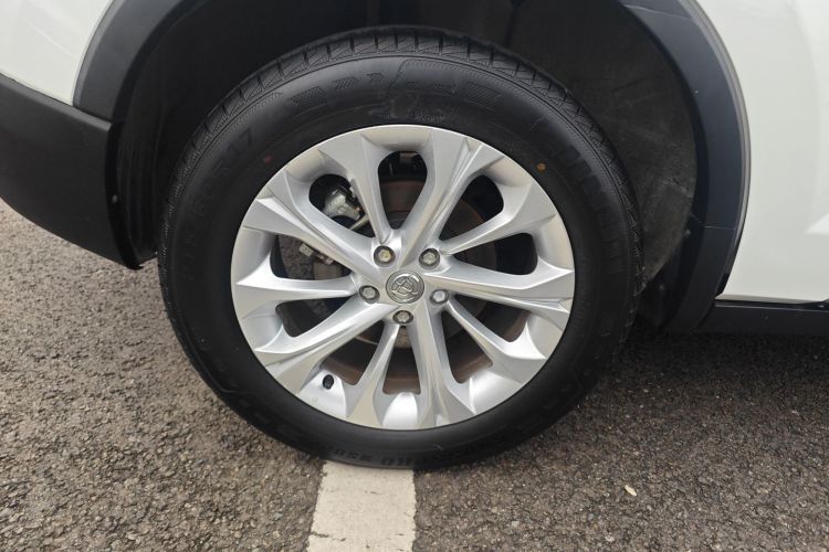 中华V3 2017款 1.5L 自动智能型车身外观6008