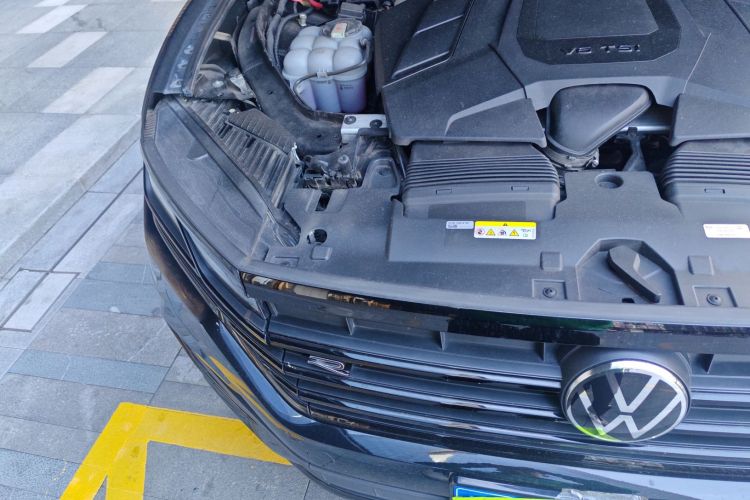 大众 途锐 2022款 3.0TSI 锐享版 曜黑运动套装局部细节9006