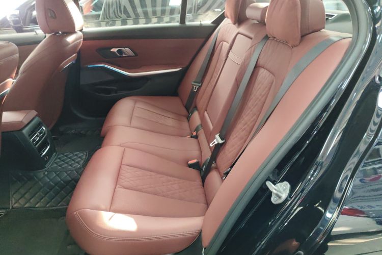 宝马i3 2025款 eDrive 40 L 曜夜套装中控内饰21