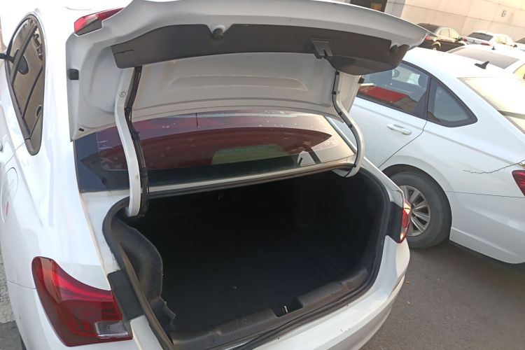 别克 凯越 2018款 15N 手动精英型机舱底盘23